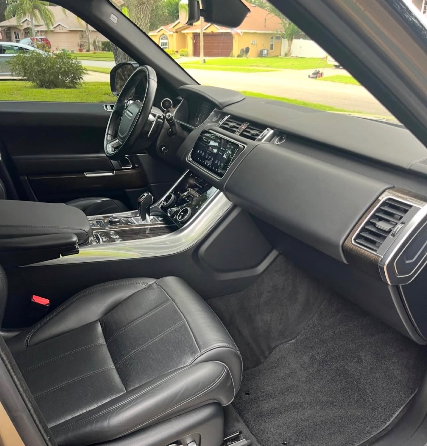 Range Rover interior detail